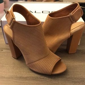 Tan Leather Aldo Heeled Sandals size 10